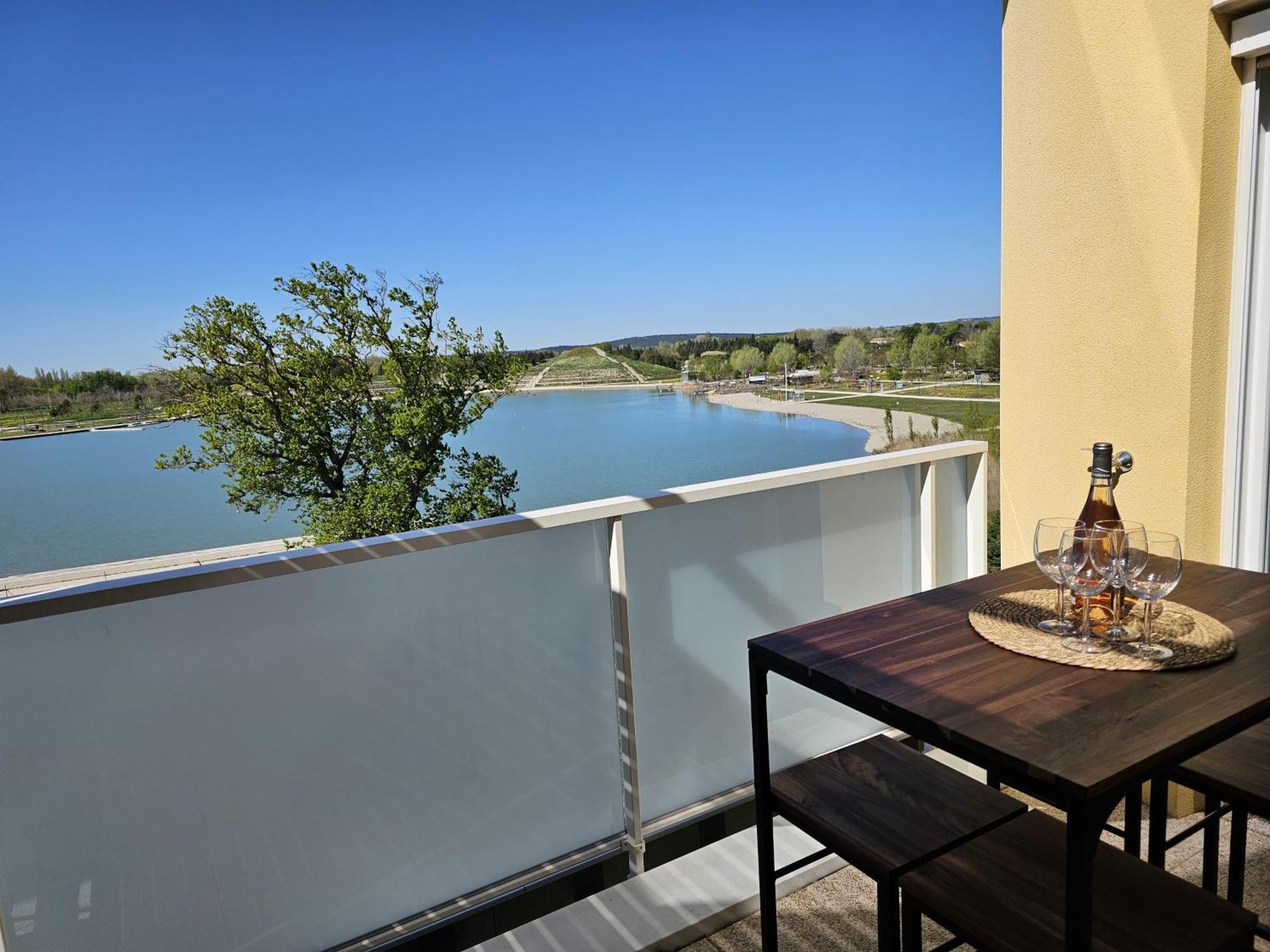 Lakeside Provence - Appartement Classe 4 Etoiles, Vue Sur Le Lac, Parking Sous-Sol, Double Clim Monteux Exteriör bild