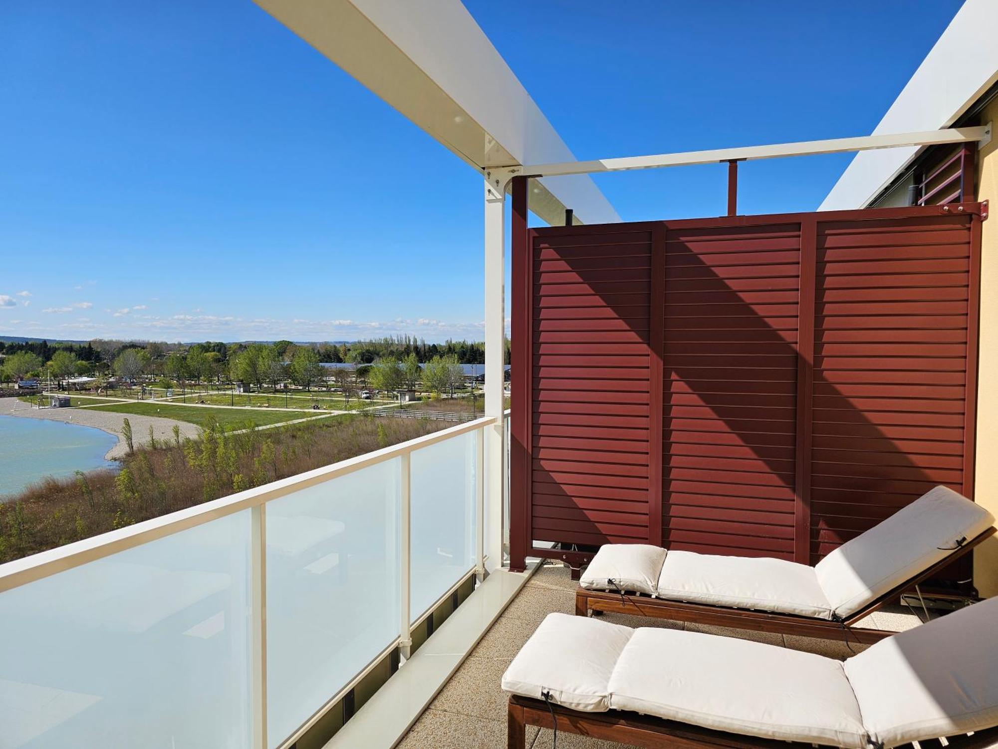 Lakeside Provence - Appartement Classe 4 Etoiles, Vue Sur Le Lac, Parking Sous-Sol, Double Clim Monteux Exteriör bild