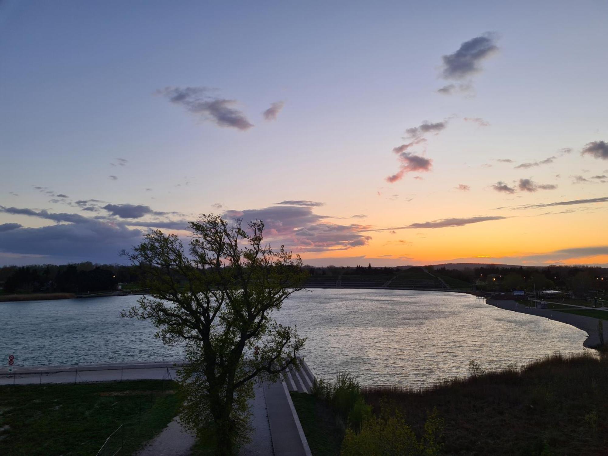 Lakeside Provence - Appartement Classe 4 Etoiles, Vue Sur Le Lac, Parking Sous-Sol, Double Clim Monteux Exteriör bild