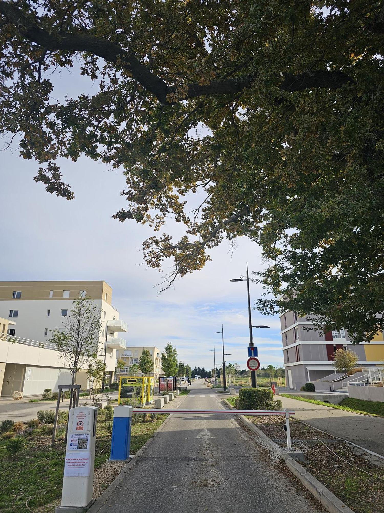 Lakeside Provence - Appartement Classe 4 Etoiles, Vue Sur Le Lac, Parking Sous-Sol, Double Clim Monteux Exteriör bild