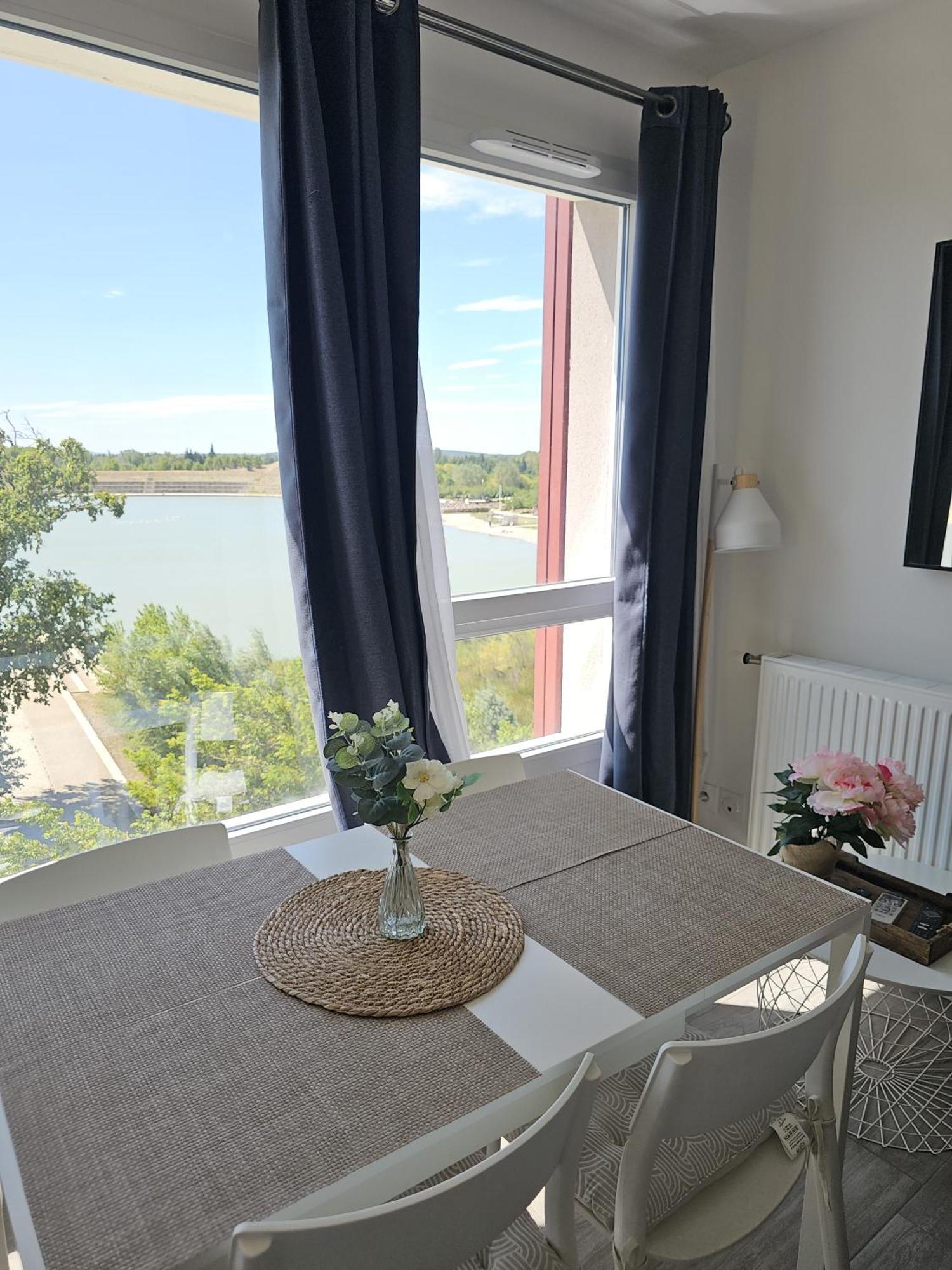 Lakeside Provence - Appartement Classe 4 Etoiles, Vue Sur Le Lac, Parking Sous-Sol, Double Clim Monteux Exteriör bild